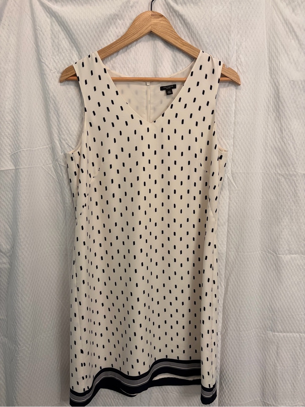 Ann Taylor Cream Sleeveless V-Neck Shift Dress with Black Dot Detail